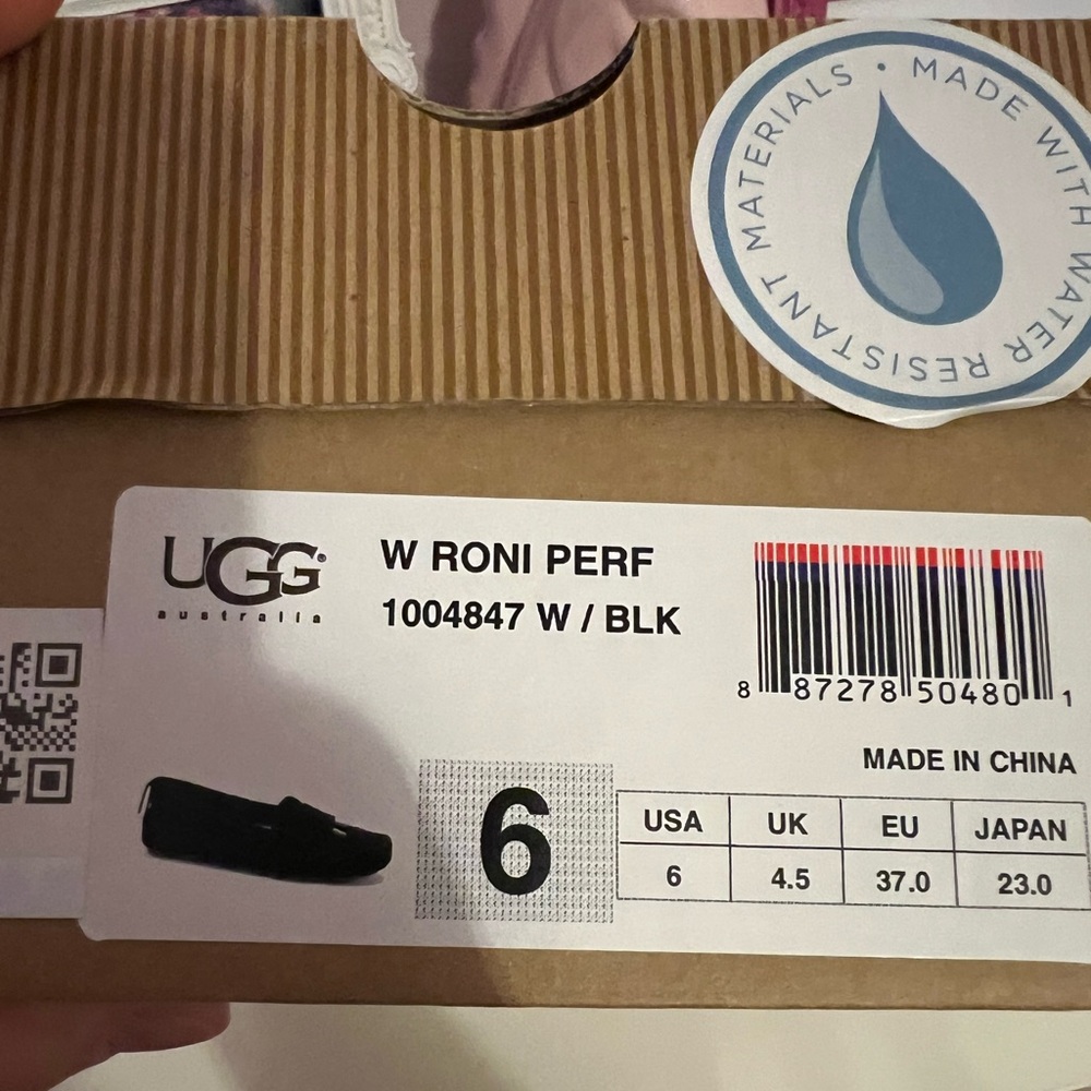 UGG Roni Perf shoe - Picture 13 of 14